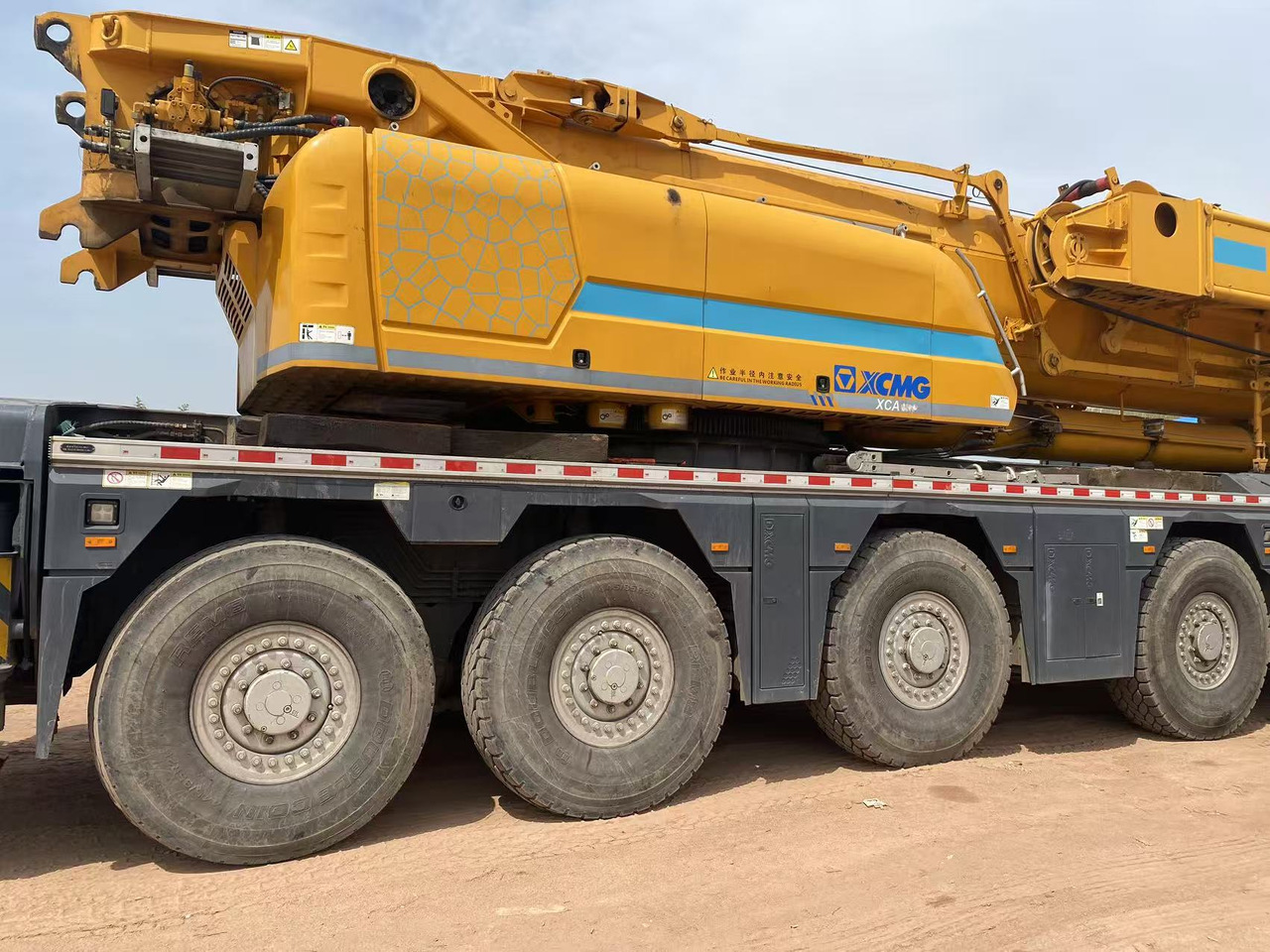 XCMG Official Used All Terrain Crane XCA300-1 300 Ton Mobile Crane Price - رافعة لجميع التضاريس: صور 5 XCMG Official Used All Terrain Crane XCA300-1 300 Ton Mobile Crane Price - رافعة لجميع التضاريس: صور 5