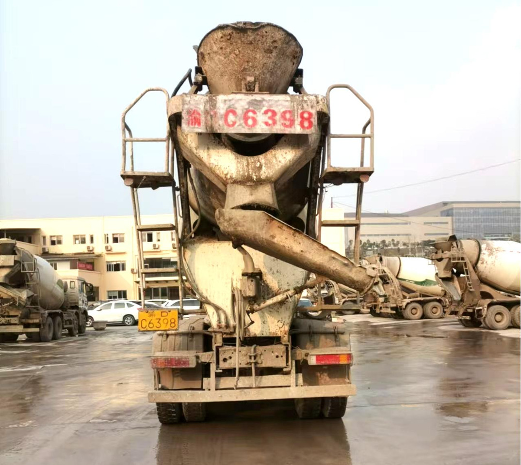 XCMG Official Used Concrete Mixer Truck G4804b 12cubic Cement Mixer Machine - شاحنة خلاطة خرسانة: صور 4 XCMG Official Used Concrete Mixer Truck G4804b 12cubic Cement Mixer Machine - شاحنة خلاطة خرسانة: صور 4