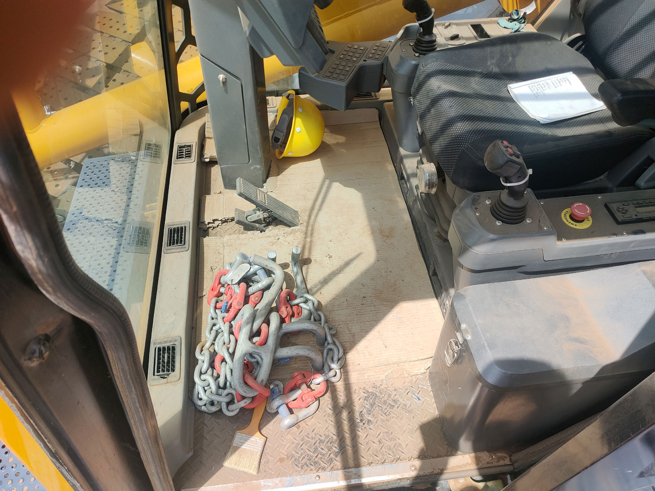 XCMG Official Used Construction Crane XGC800A 800 Ton Mobile Crawler Crane Hot Sale - رافعة مجنزرة: صور 5 XCMG Official Used Construction Crane XGC800A 800 Ton Mobile Crawler Crane Hot Sale - رافعة مجنزرة: صور 5