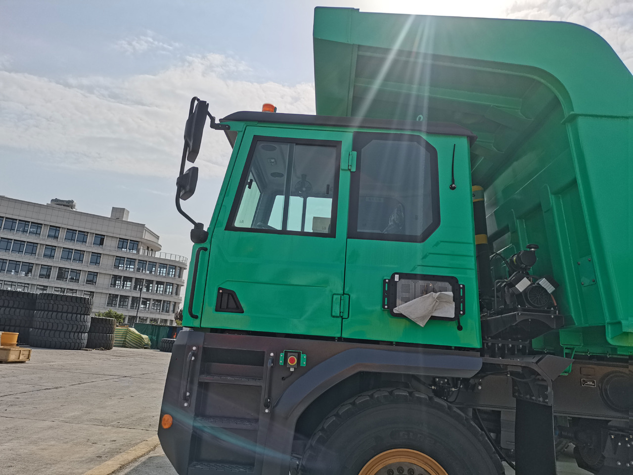 XCMG Official Used Dump Trucks 6x4 XDR80TE 72 Ton China Tipper Trucks For Sale - قلابة شاحنة: صور 4 XCMG Official Used Dump Trucks 6x4 XDR80TE 72 Ton China Tipper Trucks For Sale - قلابة شاحنة: صور 4