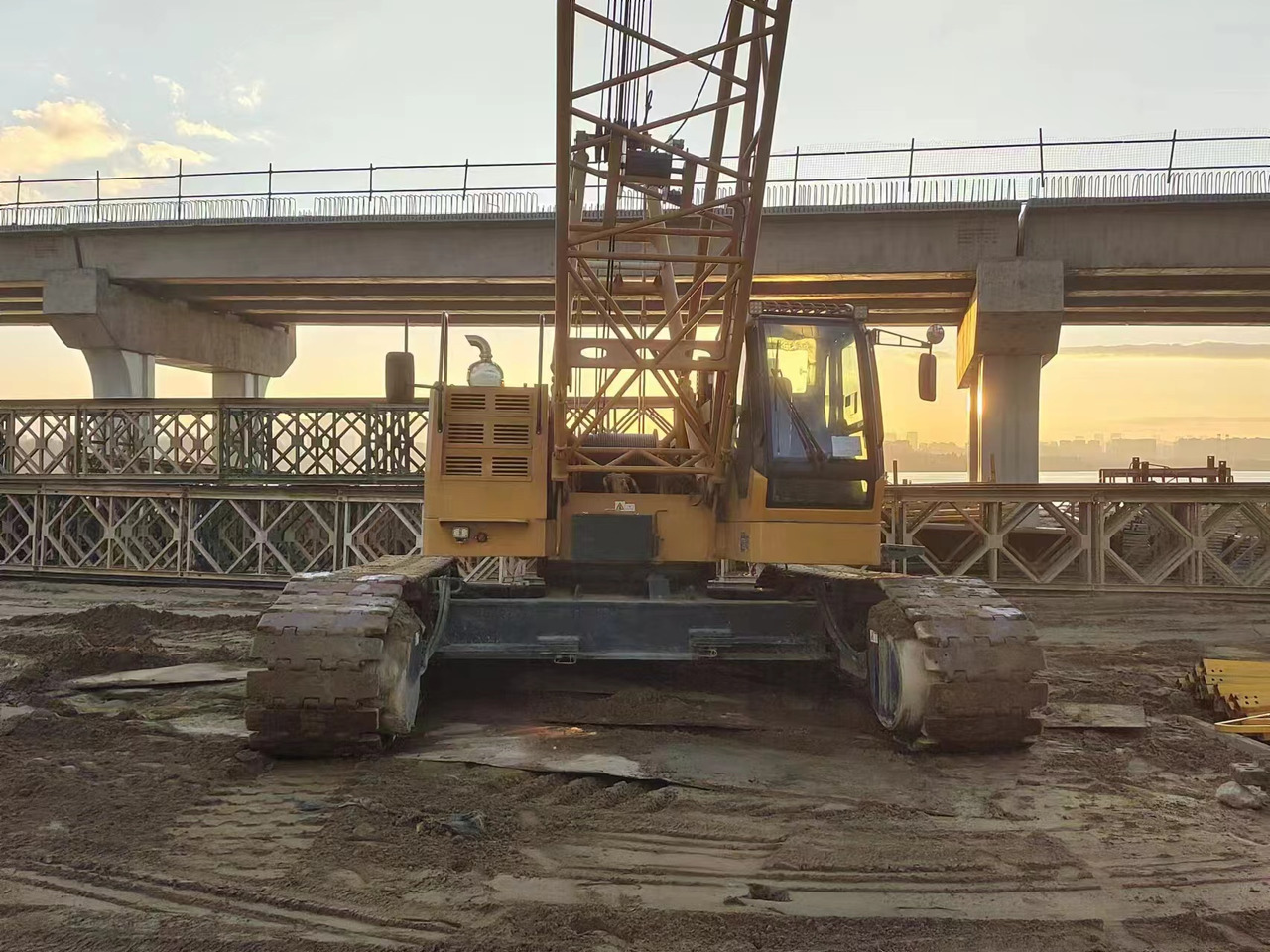 XCMG Official Used Mini Mobile Crane XGC75 75 Ton Crawler Crane With Cheap Price - رافعة مجنزرة: صور 3 XCMG Official Used Mini Mobile Crane XGC75 75 Ton Crawler Crane With Cheap Price - رافعة مجنزرة: صور 3