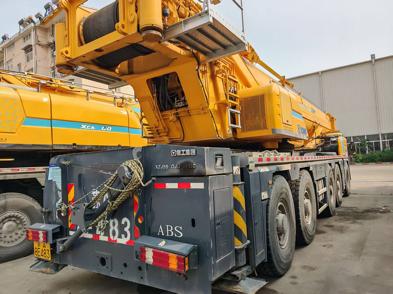 XCMG Official Used Mobile Crane XCA300L8 300Ton 8-Section Truck Crane Hot Sale - رافعة لجميع التضاريس: صور 3 XCMG Official Used Mobile Crane XCA300L8 300Ton 8-Section Truck Crane Hot Sale - رافعة لجميع التضاريس: صور 3