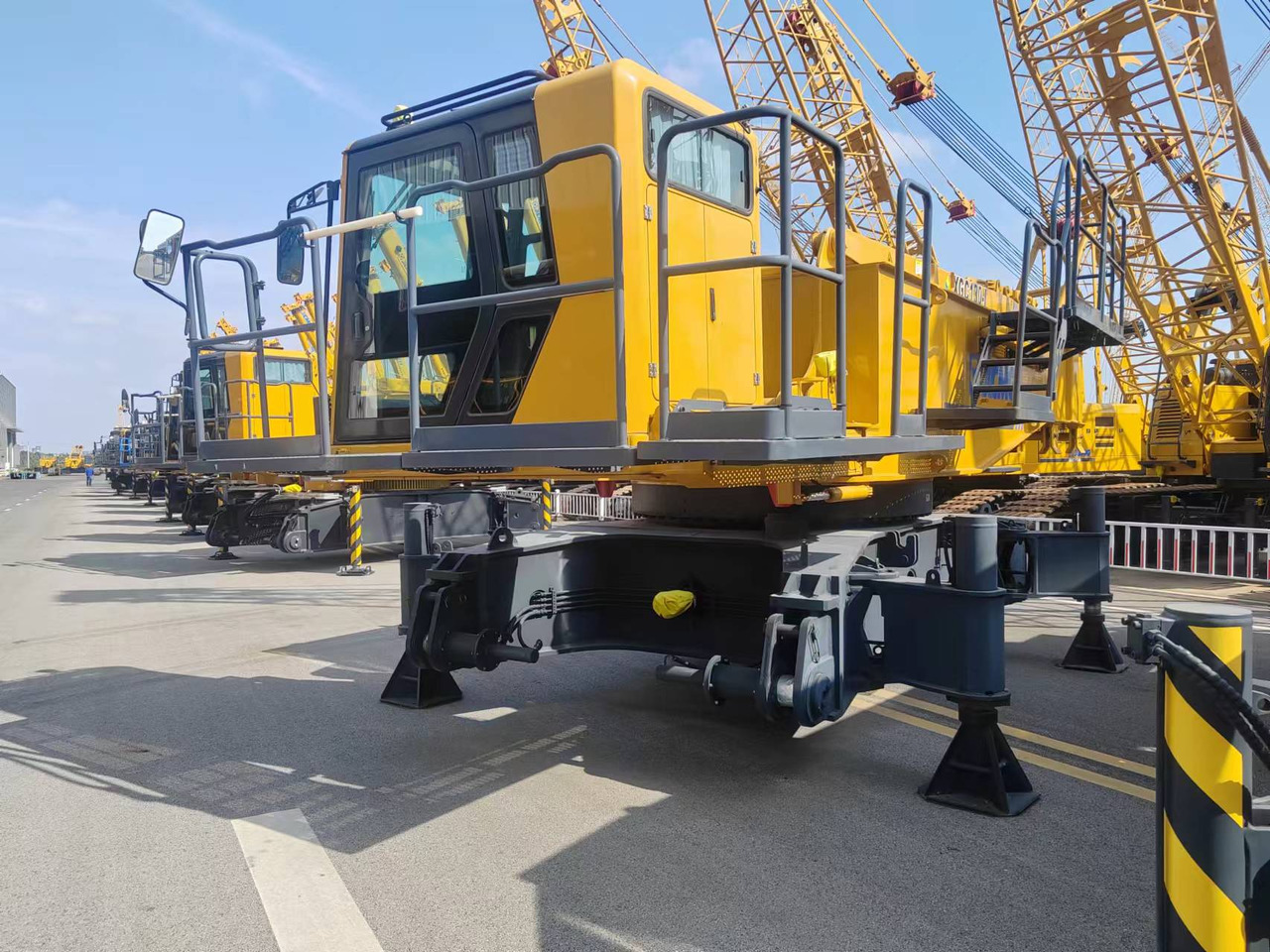 XCMG Official Used Mobile Crawler Crane XGC130-I 130 Ton Hydraulic Diesel Crane Hot Sale - رافعة مجنزرة: صور 2 XCMG Official Used Mobile Crawler Crane XGC130-I 130 Ton Hydraulic Diesel Crane Hot Sale - رافعة مجنزرة: صور 2