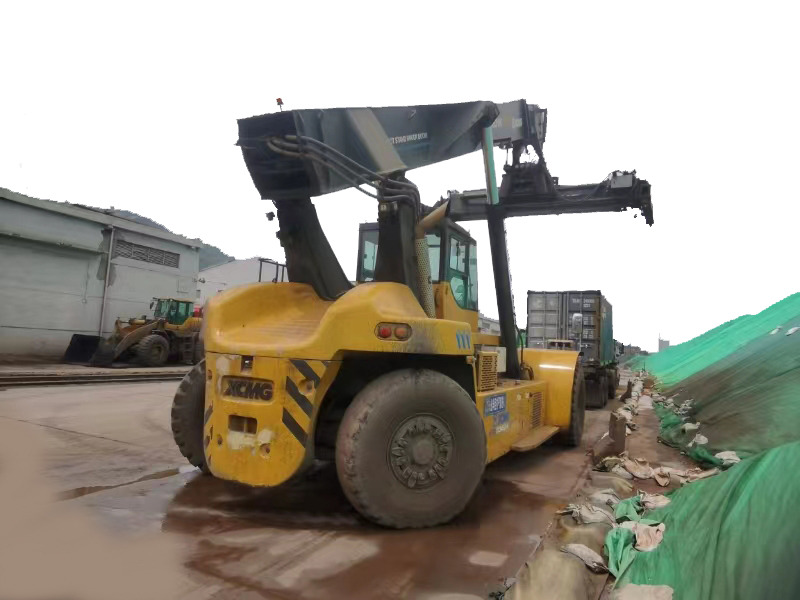 XCMG Official Used Mobile Reach Stacker 45 Tons XCS4531K For Container Price List - رافعات حاويات: صور 3 XCMG Official Used Mobile Reach Stacker 45 Tons XCS4531K For Container Price List - رافعات حاويات: صور 3
