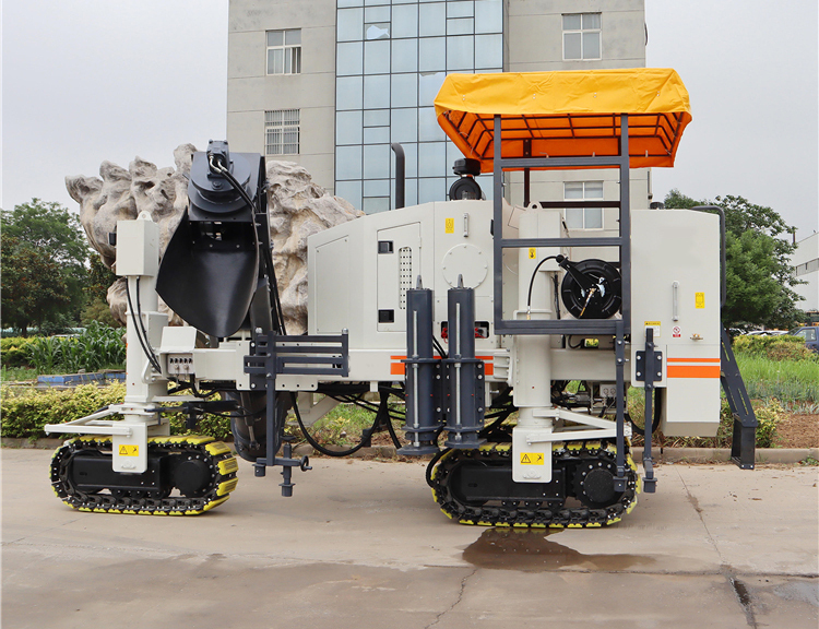 XCMG Official XGNC1300 Concrete Road Paver Kerb Slipform Paver - آلة رصف الخرسانة: صور 5 XCMG Official XGNC1300 Concrete Road Paver Kerb Slipform Paver - آلة رصف الخرسانة: صور 5
