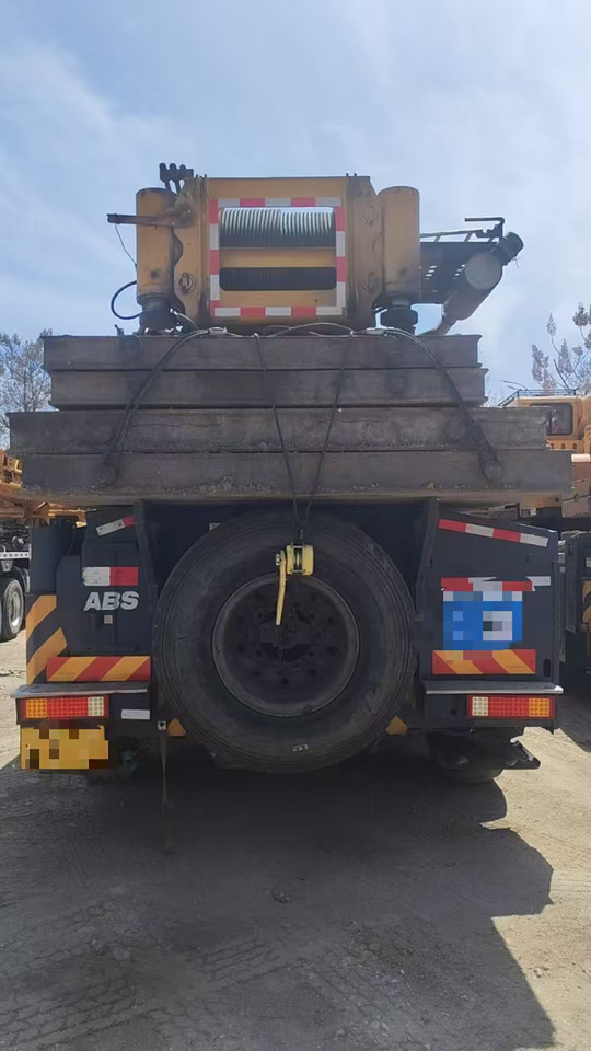 XCMG QAY260 260ton used all terrain mobile hydraulic truck crane price - رافعة لجميع التضاريس: صور 3 XCMG QAY260 260ton used all terrain mobile hydraulic truck crane price - رافعة لجميع التضاريس: صور 3