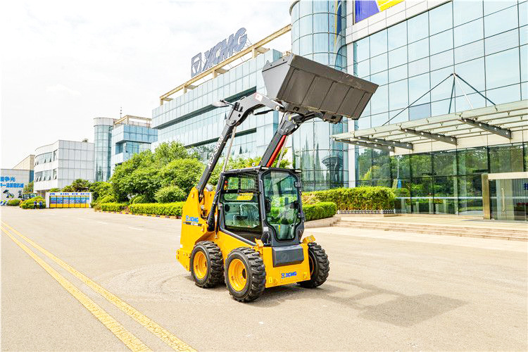 XCMG XC7-SR08 China brand XCMG mini wheel loader skid steer price - شيول صغير: صور 3 XCMG XC7-SR08 China brand XCMG mini wheel loader skid steer price - شيول صغير: صور 3