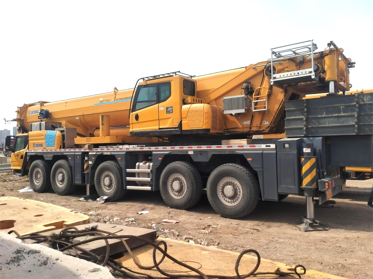 XCMG XCA180L8C 2021 Year Crane Lifting Equipment Used 180 Ton Mobile All Terrain Crane for Sale - رافعة لجميع التضاريس: صور 3 XCMG XCA180L8C 2021 Year Crane Lifting Equipment Used 180 Ton Mobile All Terrain Crane for Sale - رافعة لجميع التضاريس: صور 3
