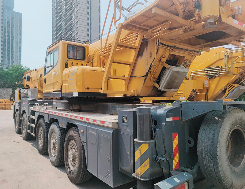 XCMG XCT130L8 second hand 130ton small hydraulic crane for sale - موبايل كرين: صور 5 XCMG XCT130L8 second hand 130ton small hydraulic crane for sale - موبايل كرين: صور 5