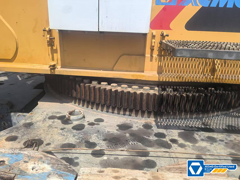 XCMG XGC500 500ton used hydraulic lift machine price - رافعة مجنزرة: صور 2 XCMG XGC500 500ton used hydraulic lift machine price - رافعة مجنزرة: صور 2