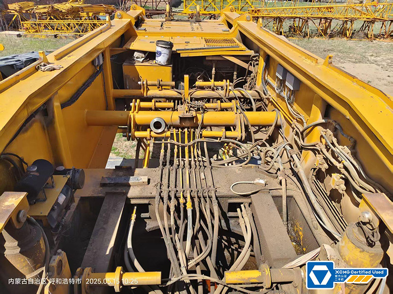 XCMG XGC650 used mobile hydraulic hoist lift machine 650ton crawler crane - رافعة مجنزرة: صور 3 XCMG XGC650 used mobile hydraulic hoist lift machine 650ton crawler crane - رافعة مجنزرة: صور 3