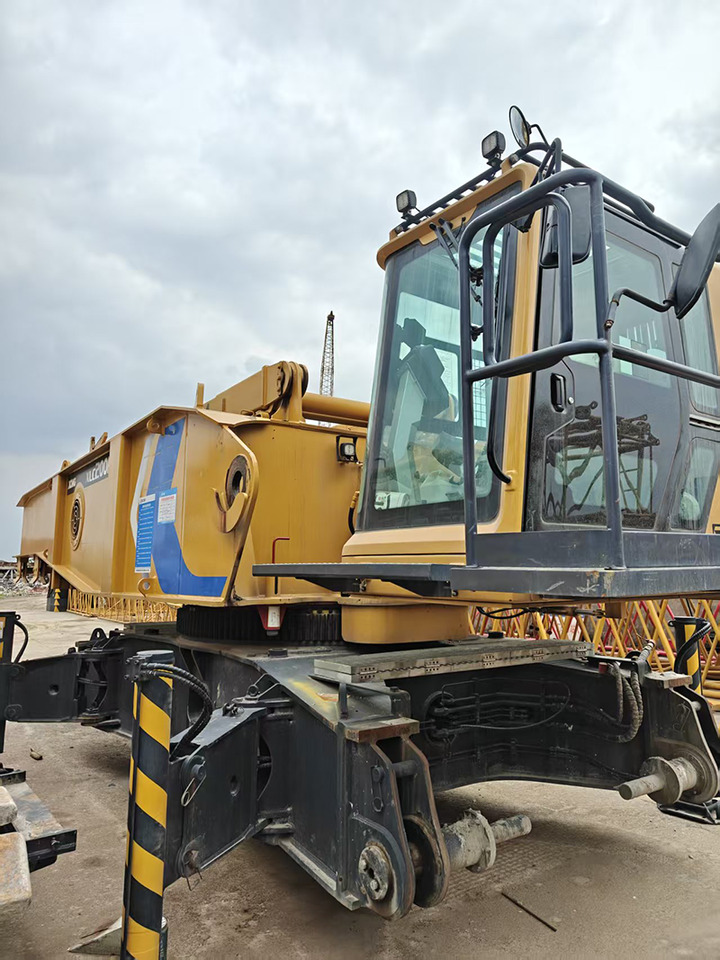 XCMG XLC200M small middle 200ton used crawler crane 2023 for sale - رافعة مجنزرة: صور 4 XCMG XLC200M small middle 200ton used crawler crane 2023 for sale - رافعة مجنزرة: صور 4