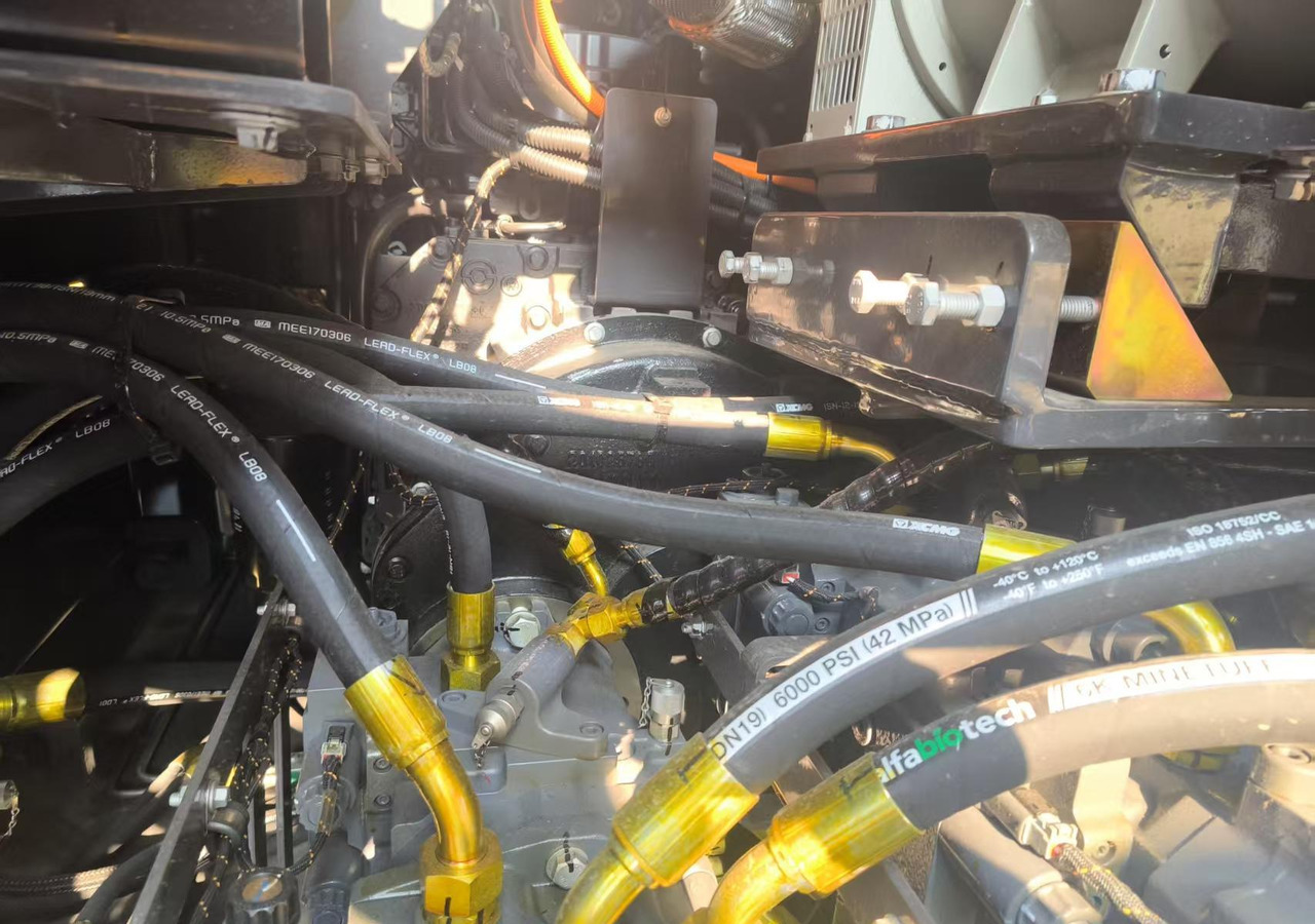 XCMG official used asphalt paver RP905IV Concrete machine - العامل بالقار: صور 2 XCMG official used asphalt paver RP905IV Concrete machine - العامل بالقار: صور 2