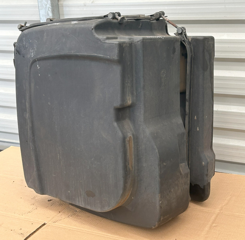 DAF ADBLUE FLUID TANK 90L XF 106 480 - خزان AdBlue: صور 5 DAF ADBLUE FLUID TANK 90L XF 106 480 - خزان AdBlue: صور 5