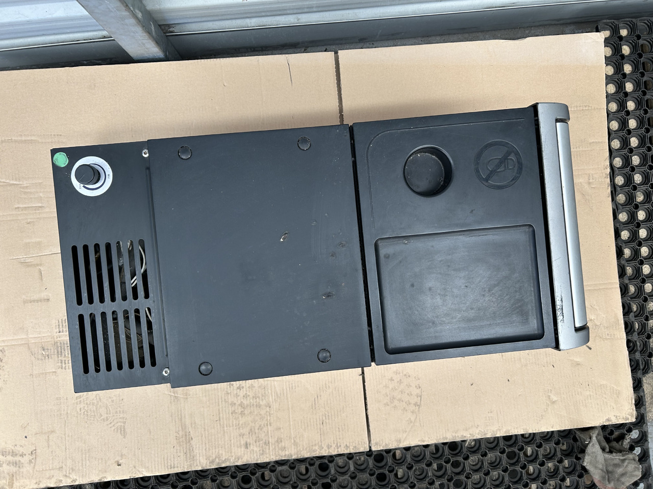 DAF REFRIGERATOR FOR DAF XF 106 - قطع غيار عامة: صور 4 DAF REFRIGERATOR FOR DAF XF 106 - قطع غيار عامة: صور 4