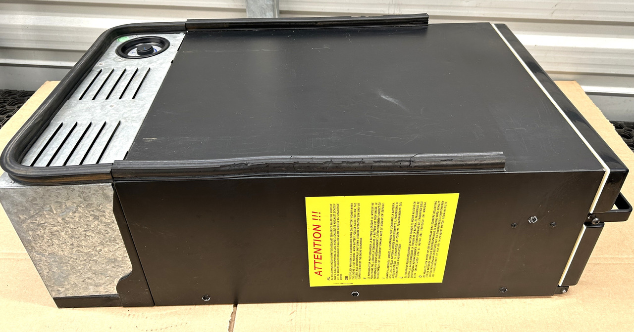 DAF REFRIGERATOR FOR DAF XF 106 - قطع غيار عامة: صور 1 DAF REFRIGERATOR FOR DAF XF 106 - قطع غيار عامة: صور 1