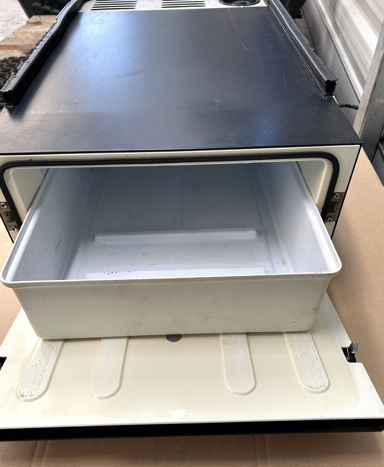 DAF REFRIGERATOR FOR DAF XF 106 - قطع غيار عامة: صور 4 DAF REFRIGERATOR FOR DAF XF 106 - قطع غيار عامة: صور 4