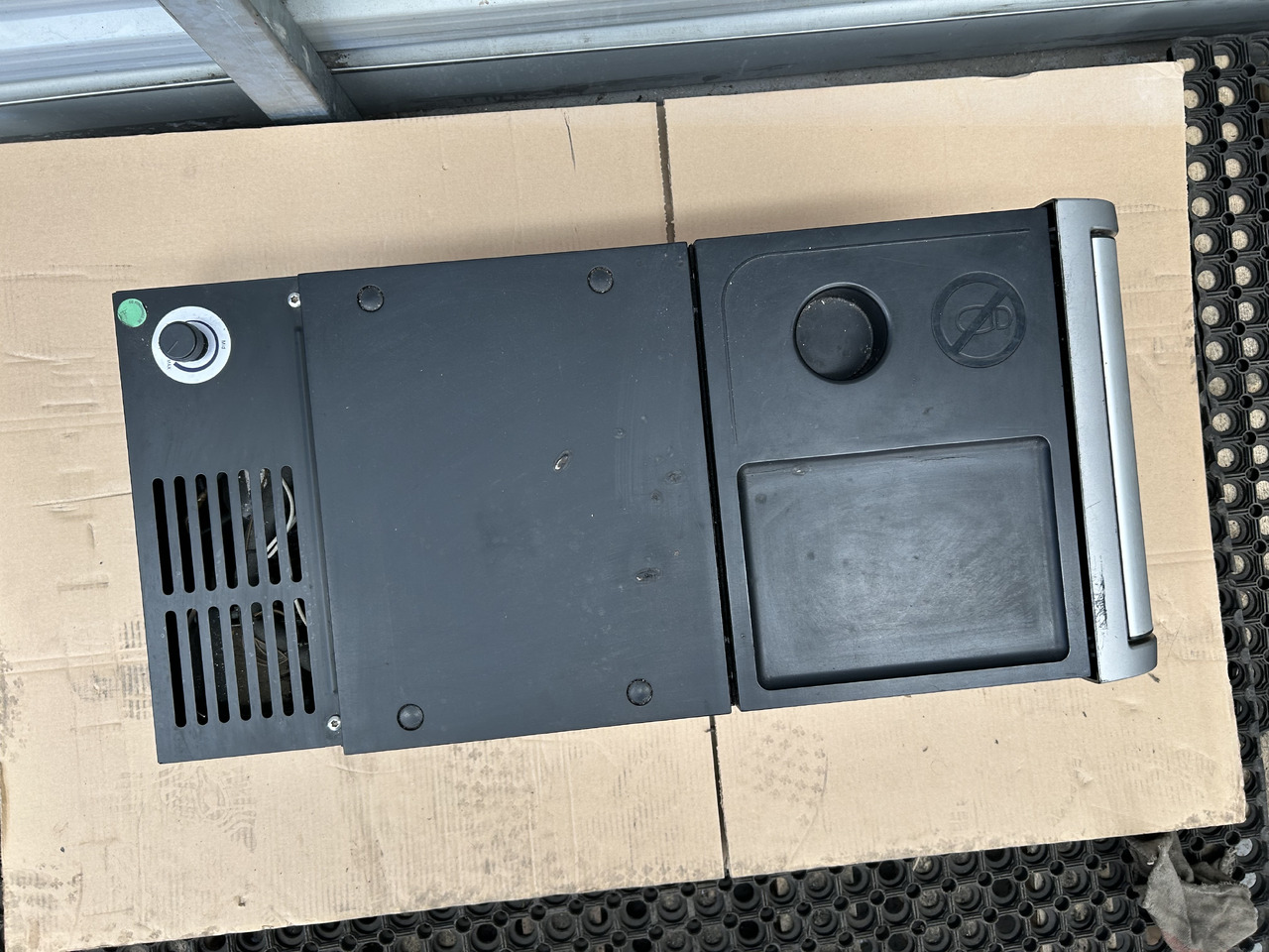 DAF REFRIGERATOR FOR DAF XF 106 - قطع غيار عامة: صور 3 DAF REFRIGERATOR FOR DAF XF 106 - قطع غيار عامة: صور 3