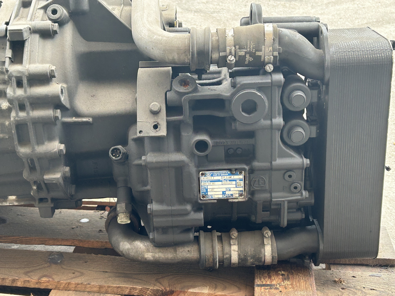 DAF XF 106 12AS2131 TD 2011072 DAF XF 106 truck - علبة التروس - شاحنة: صور 4 DAF XF 106 12AS2131 TD 2011072 DAF XF 106 truck - علبة التروس - شاحنة: صور 4