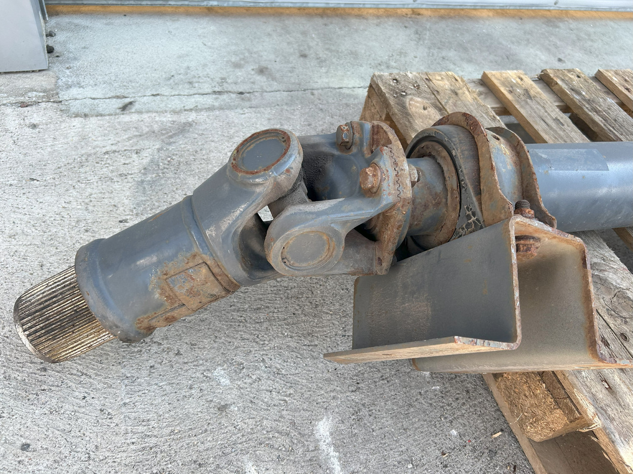 DAF XF 106 480 DRIVE SHAFT - عمود الكردان: صور 2 DAF XF 106 480 DRIVE SHAFT - عمود الكردان: صور 2