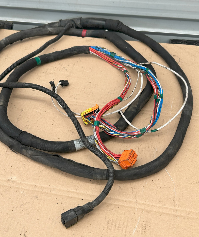 DAF XF 106 CHASSIS MAIN ELECTRICAL HARNESS - الكابلات/ الأسلاك: صور 3 DAF XF 106 CHASSIS MAIN ELECTRICAL HARNESS - الكابلات/ الأسلاك: صور 3