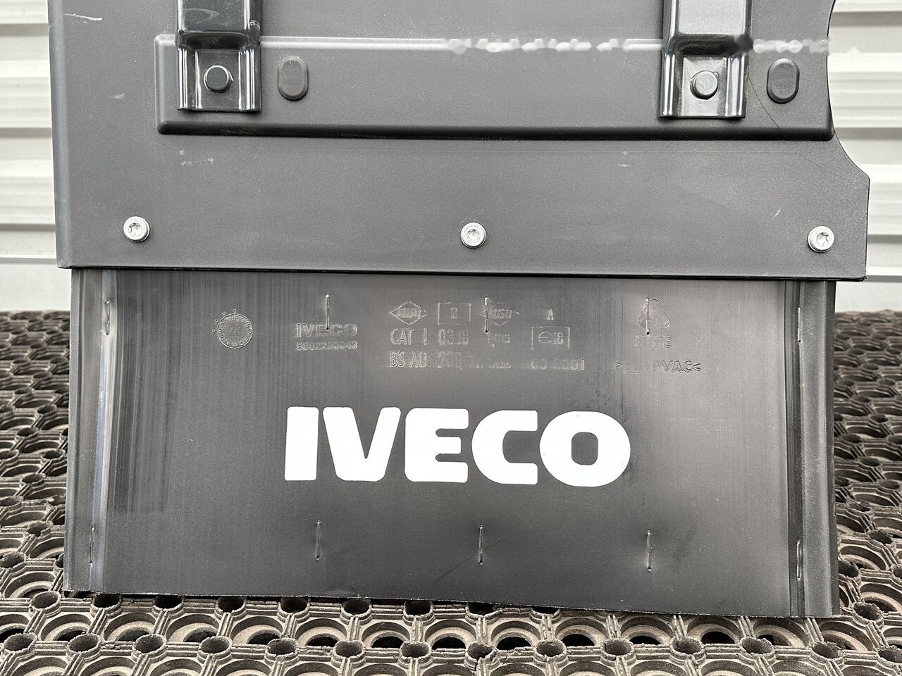 IVECO EUROCARGO 5801551258 - درابزين - شاحنة: صور 4 IVECO EUROCARGO 5801551258 - درابزين - شاحنة: صور 4