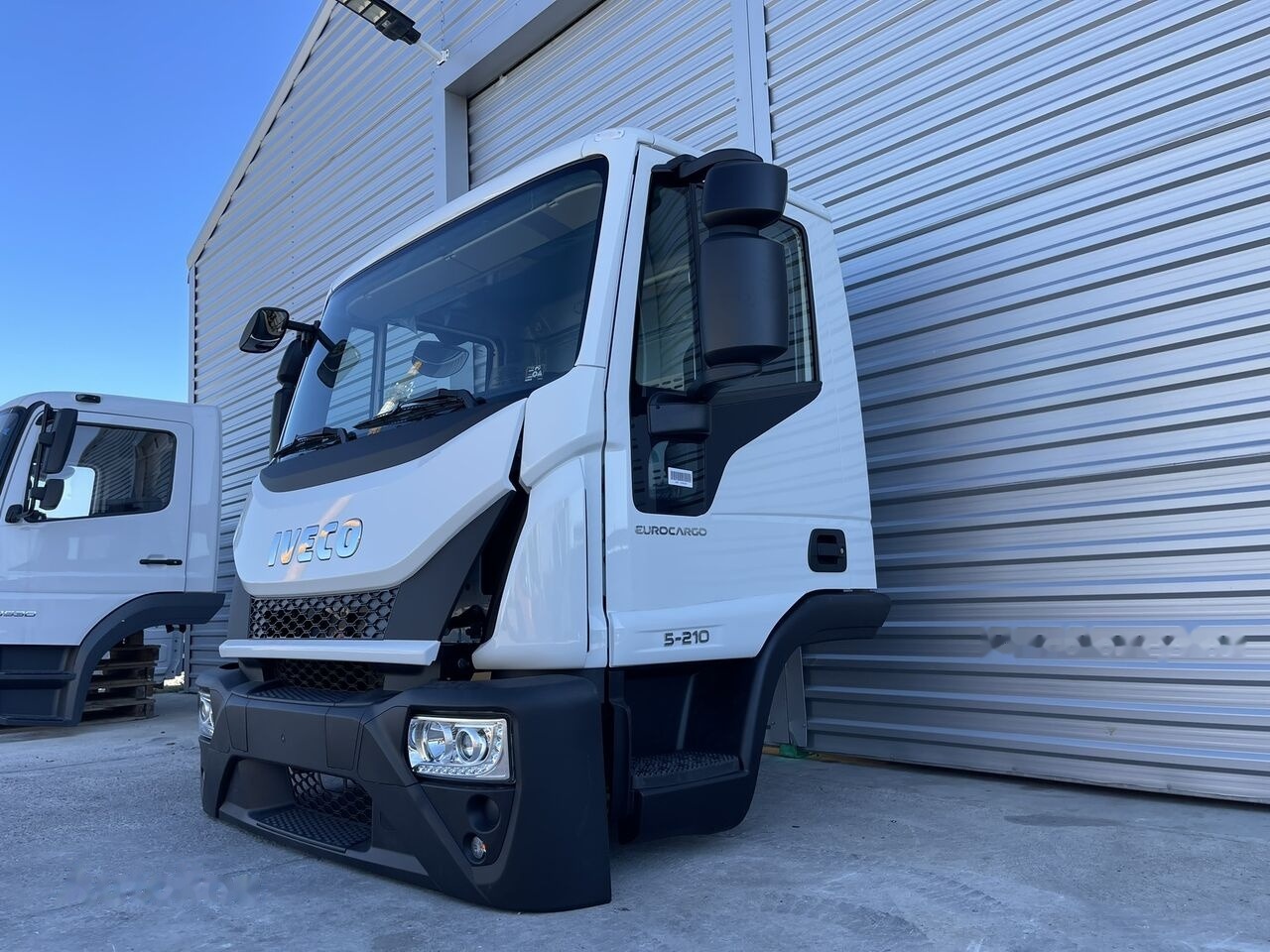 IVECO Eurocargo 75,120,150 for IVECO Eurocargo DAY cabine Fahrerhaus Cab - الكبائن - سيارة: صور 3 IVECO Eurocargo 75,120,150 for IVECO Eurocargo DAY cabine Fahrerhaus Cab - الكبائن - سيارة: صور 3