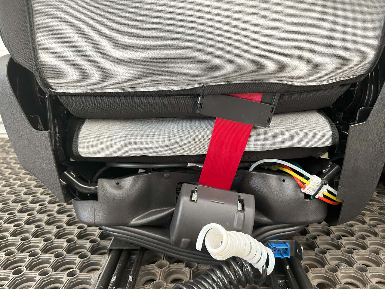 IVECO NEW SEAT IVECO S-WAY - مقاعد السيارات: صور 4 IVECO NEW SEAT IVECO S-WAY - مقاعد السيارات: صور 4