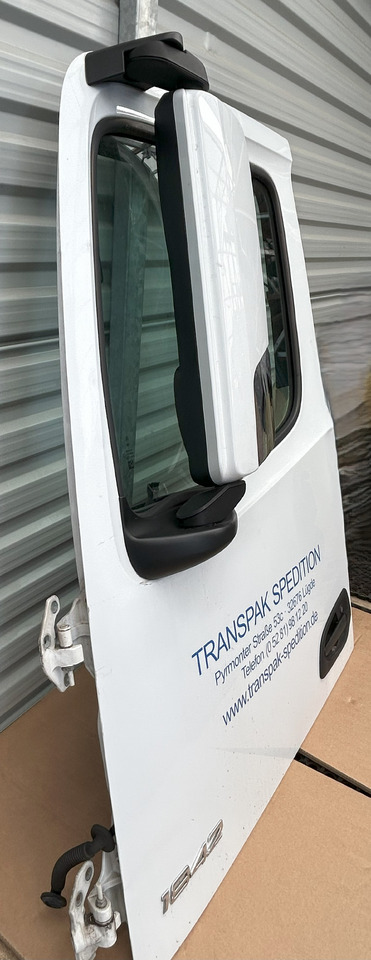 MERCEDES ACTROS MP4 DOOR LEFT WITH MIRROR - باب و قطع الغيار: صور 2 MERCEDES ACTROS MP4 DOOR LEFT WITH MIRROR - باب و قطع الغيار: صور 2
