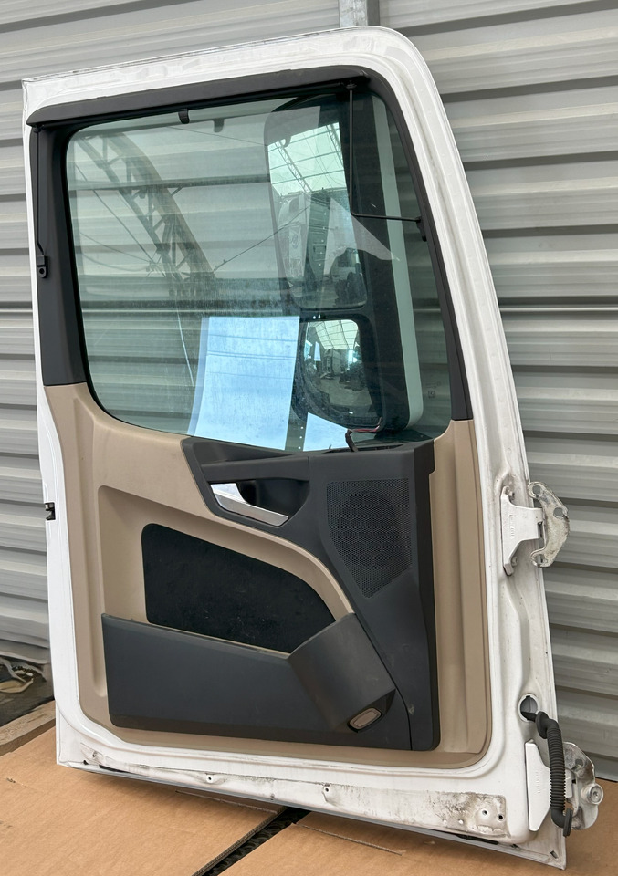MERCEDES ACTROS MP4 DOOR LEFT WITH MIRROR - باب و قطع الغيار: صور 5 MERCEDES ACTROS MP4 DOOR LEFT WITH MIRROR - باب و قطع الغيار: صور 5