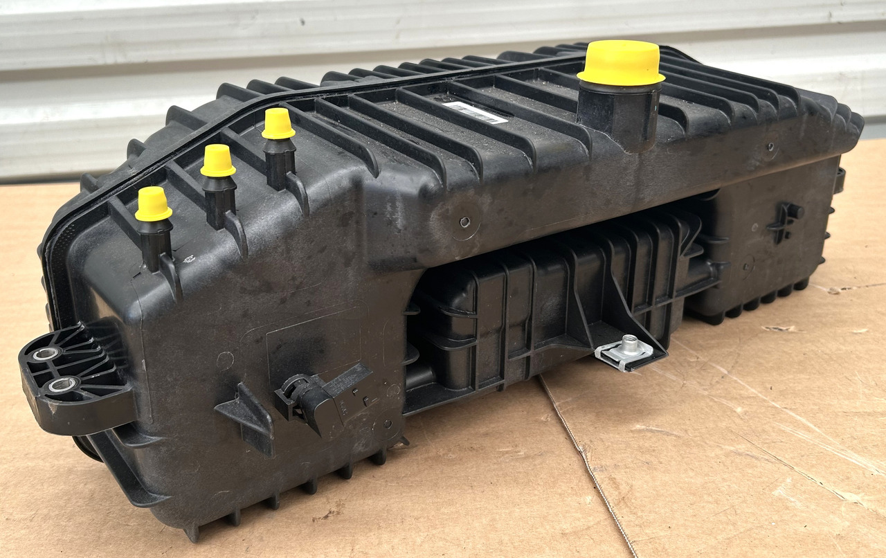 MERCEDES COOLANT EXPANSION TANK AROCS ACTROS MP4 MP5 - خزان التوسع: صور 4 MERCEDES COOLANT EXPANSION TANK AROCS ACTROS MP4 MP5 - خزان التوسع: صور 4
