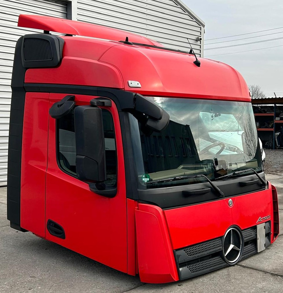 Mercedes Actros MP4 - الكبائن: صور 3 Mercedes Actros MP4 - الكبائن: صور 3