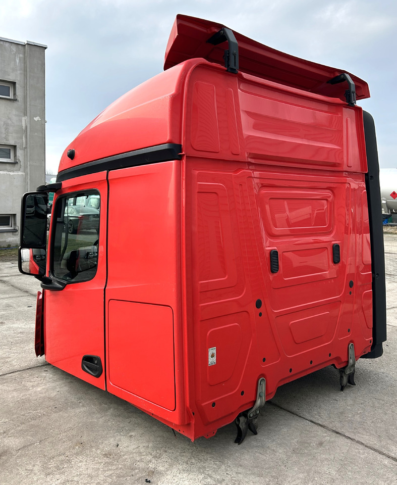 Mercedes Actros MP4 - الكبائن: صور 5 Mercedes Actros MP4 - الكبائن: صور 5