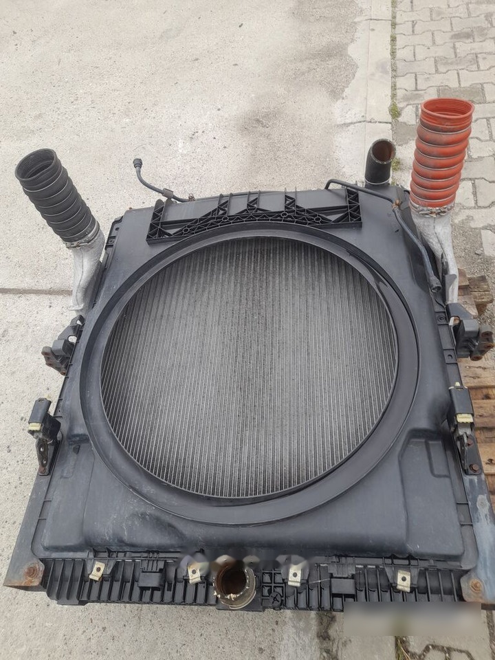 Mercedes-Benz ACTROS MP4 A9605002501 / A9605000002 Mercedes-Benz truck - المشعاع - شاحنة: صور 1 Mercedes-Benz ACTROS MP4 A9605002501 / A9605000002 Mercedes-Benz truck - المشعاع - شاحنة: صور 1