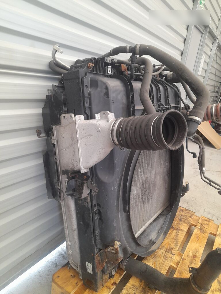 Mercedes-Benz ACTROS MP4 A9605003601 /A9605000002 Mercedes-Benz truck - المشعاع - شاحنة: صور 4 Mercedes-Benz ACTROS MP4 A9605003601 /A9605000002 Mercedes-Benz truck - المشعاع - شاحنة: صور 4