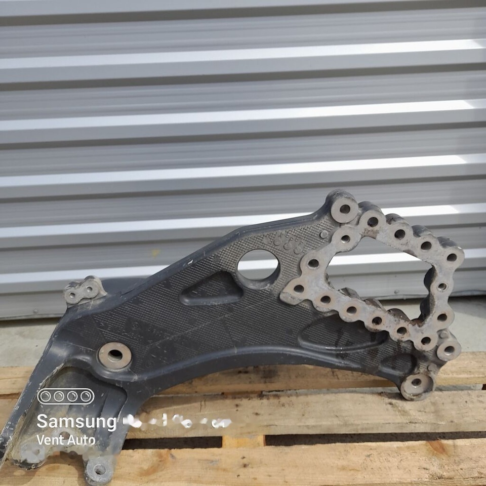 Mocowanie resora/ wspornik LEFT Mercedes-Benz ACTROS MP4 A9603223901 Mercedes-Benz A9603223901 - الكابينة تعليق - شاحنة: صور 1 Mocowanie resora/ wspornik LEFT Mercedes-Benz ACTROS MP4 A9603223901 Mercedes-Benz A9603223901 - الكابينة تعليق - شاحنة: صور 1