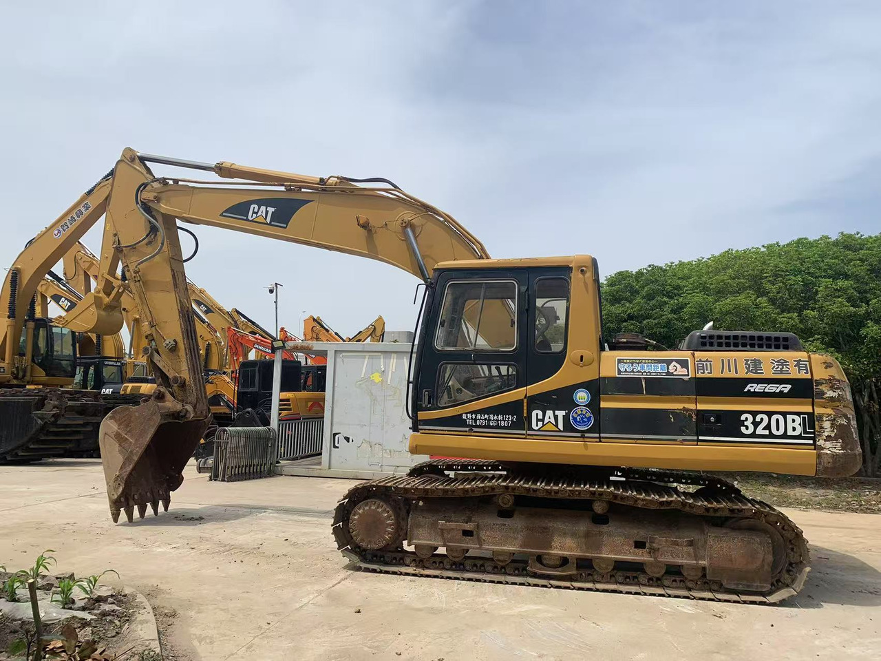 CATERPILLAR Used Excavator 320B, 320BL Japan Origin Construction Machine - حفارات زحافة: صور 3 CATERPILLAR Used Excavator 320B, 320BL Japan Origin Construction Machine - حفارات زحافة: صور 3