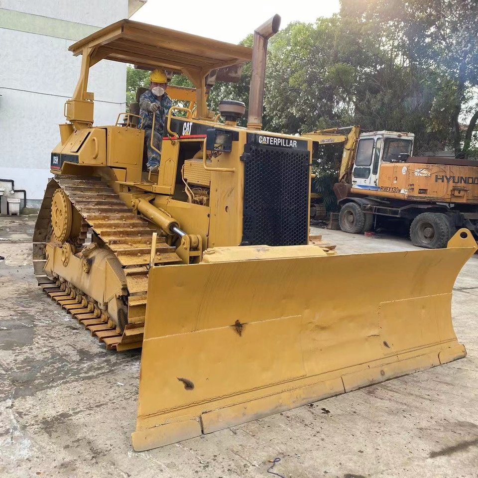 Caterpillar Bulldozer CAT D5H, D5K Cheap Japan Origin Bulldozer - بلدوزر: صور 2 Caterpillar Bulldozer CAT D5H, D5K Cheap Japan Origin Bulldozer - بلدوزر: صور 2