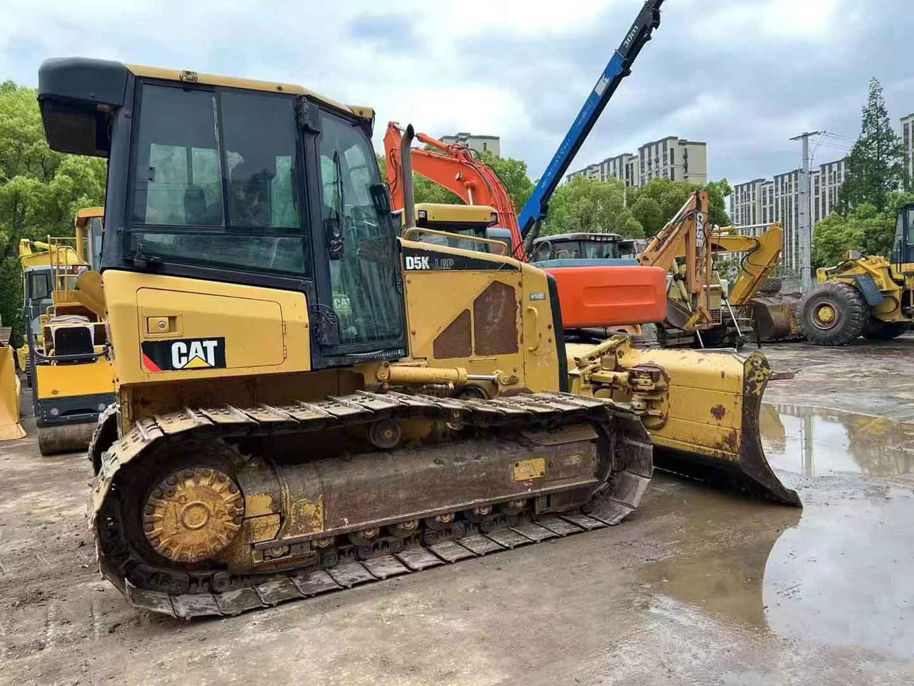 Caterpillar Bulldozer Used Condition CAT D5K LGP Original Color - بلدوزر: صور 2 Caterpillar Bulldozer Used Condition CAT D5K LGP Original Color - بلدوزر: صور 2