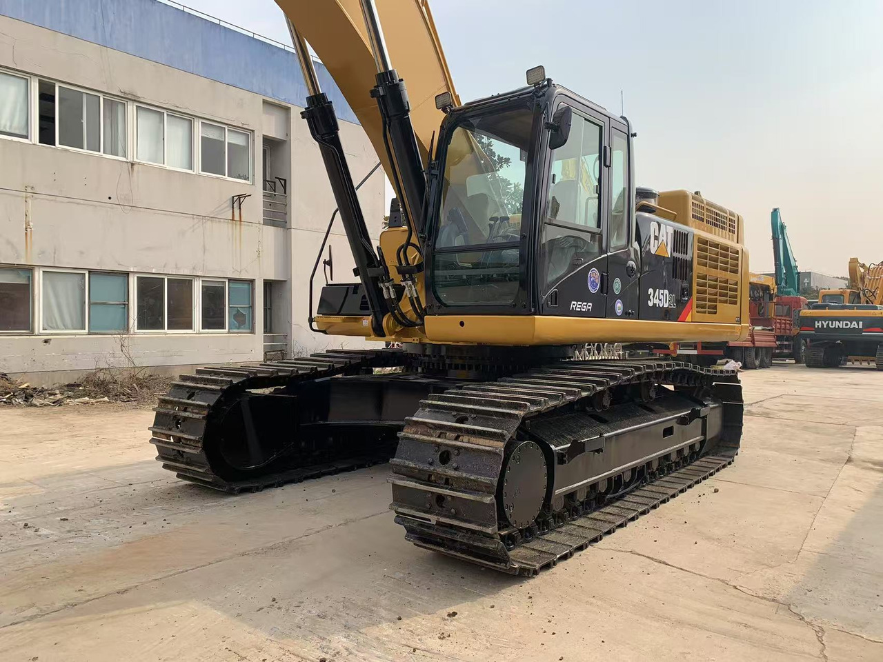 Caterpillar Heavy Duty Excavator 45 ton CAT Mining Machine 345D, 345D2 - حفارات زحافة: صور 5 Caterpillar Heavy Duty Excavator 45 ton CAT Mining Machine 345D, 345D2 - حفارات زحافة: صور 5