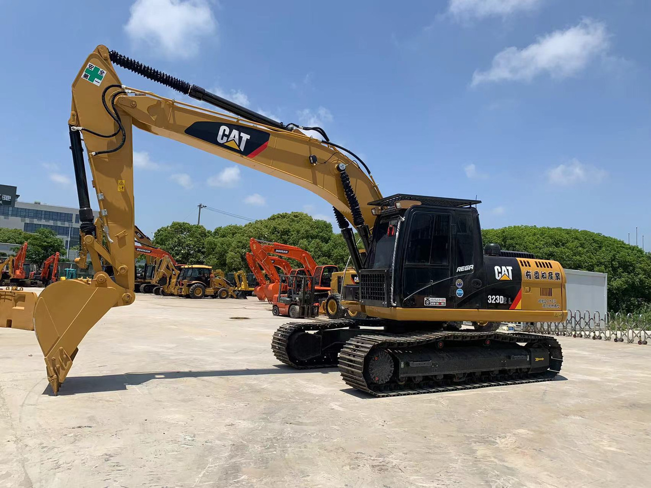 Caterpillar Tracked Excavator CAT 323D, 323D2 for Bolivia - حفارات زحافة: صور 2 Caterpillar Tracked Excavator CAT 323D, 323D2 for Bolivia - حفارات زحافة: صور 2