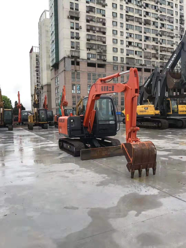 Hitachi 6 ton Hydraulic Excavator ZX60 Good Price - حفارات زحافة: صور 2 Hitachi 6 ton Hydraulic Excavator ZX60 Good Price - حفارات زحافة: صور 2