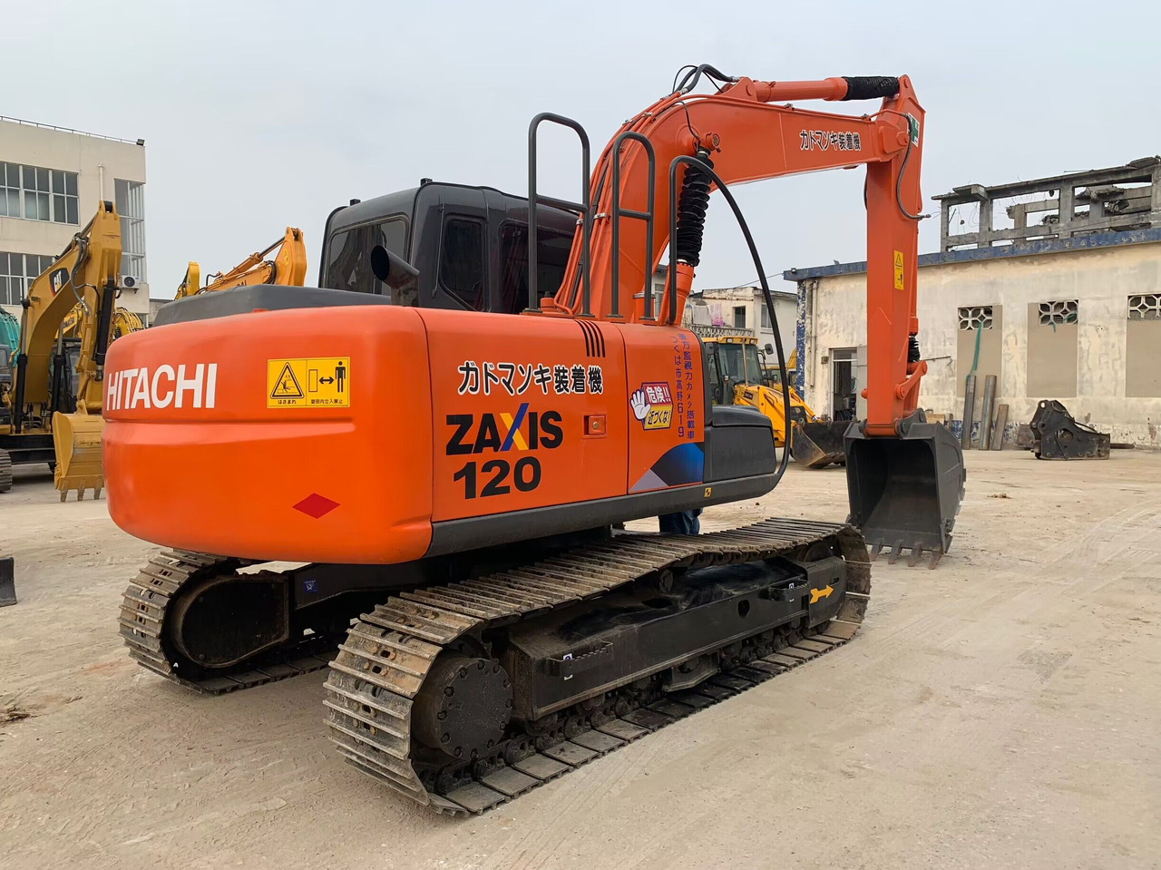 Hitachi Excavator ZX120 Good Price Used Excavator 12 ton Capacity - حفارات زحافة: صور 2 Hitachi Excavator ZX120 Good Price Used Excavator 12 ton Capacity - حفارات زحافة: صور 2