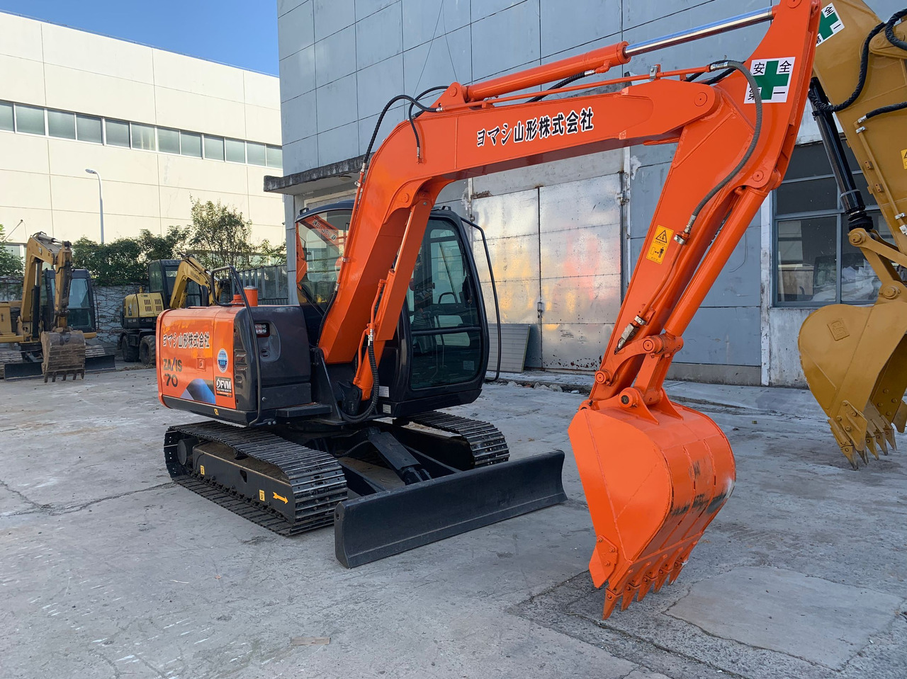 Hitachi Mini Excavator ZX70, ZX75, ZX60 Cheap Excavator Machine - حفارات زحافة: صور 2 Hitachi Mini Excavator ZX70, ZX75, ZX60 Cheap Excavator Machine - حفارات زحافة: صور 2