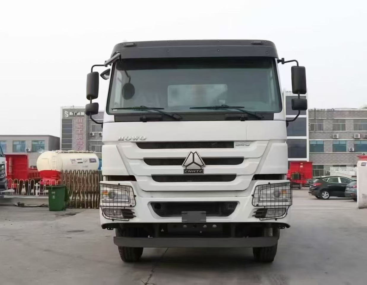 Howo Dumper Truck 340HP Excellent Condition Howo Truck with New Engine Weichai - قلابات: صور 4 Howo Dumper Truck 340HP Excellent Condition Howo Truck with New Engine Weichai - قلابات: صور 4