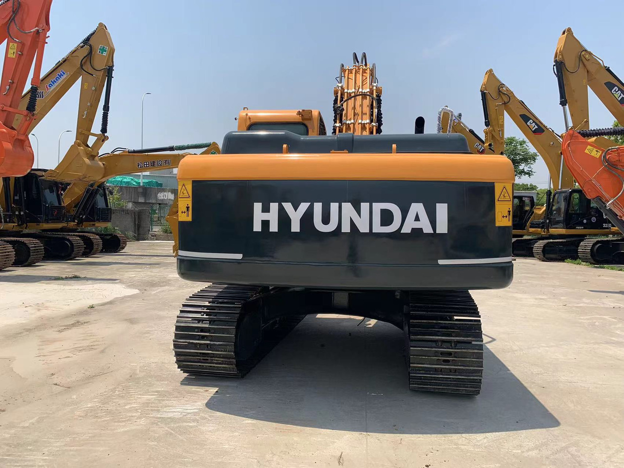 Hyundai 22 ton Excavator 220LC-9S Good Condition Construction Machine - حفارات زحافة: صور 5 Hyundai 22 ton Excavator 220LC-9S Good Condition Construction Machine - حفارات زحافة: صور 5