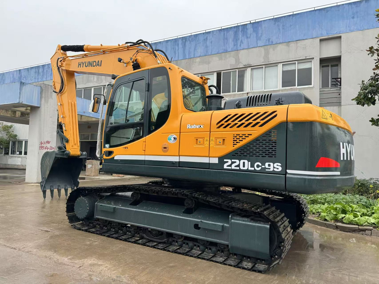 Hyundai 220LC-9S Good Price Used Korea Excavator - حفارات زحافة: صور 4 Hyundai 220LC-9S Good Price Used Korea Excavator - حفارات زحافة: صور 4