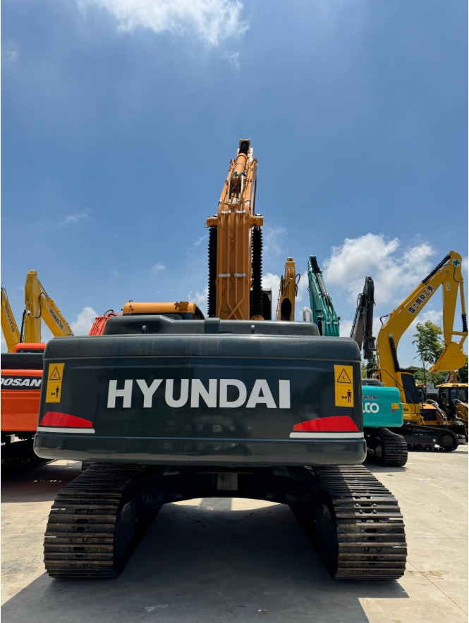Hyundai 305LC-9S Good Price Used Excavator - حفارات زحافة: صور 3 Hyundai 305LC-9S Good Price Used Excavator - حفارات زحافة: صور 3