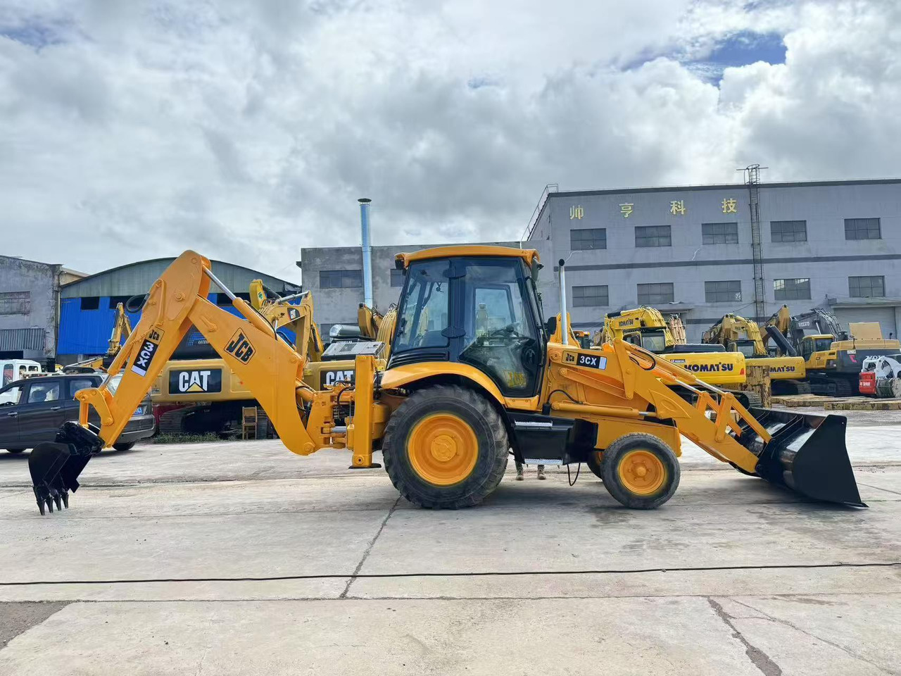 JCB 4x4 Backhoe Loader 3CX Used Condition - حفار متعدد الاستخدام: صور 4 JCB 4x4 Backhoe Loader 3CX Used Condition - حفار متعدد الاستخدام: صور 4