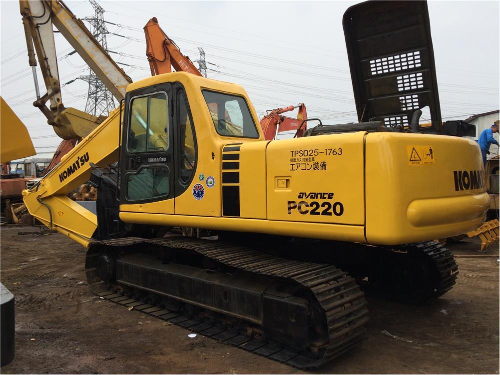KOMATSU hydraulic excavator 22 ton excavator Komatsu PC220-6, PC220-7, PC220-8 - حفارات زحافة: صور 1 KOMATSU hydraulic excavator 22 ton excavator Komatsu PC220-6, PC220-7, PC220-8 - حفارات زحافة: صور 1